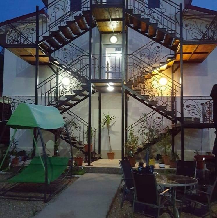 Готель Vila Robert Schitu Екстер'єр фото